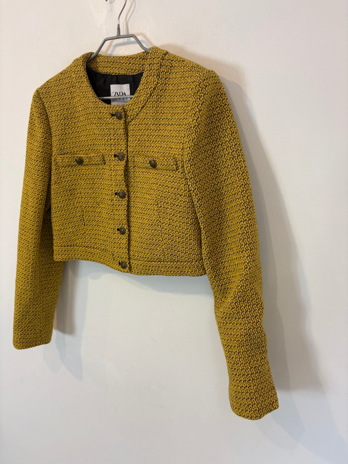 ZARA. Chaqueta amarilla tweed