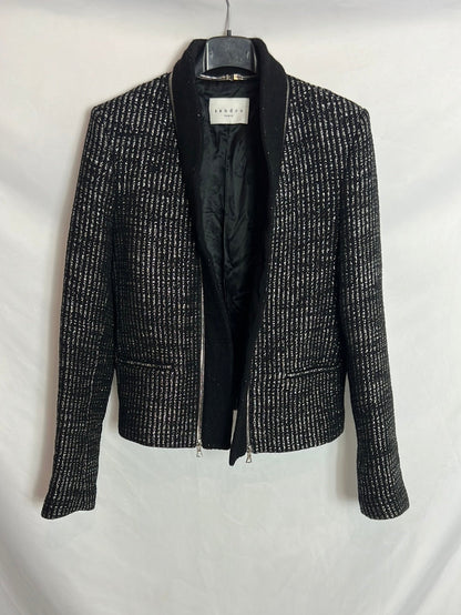 SANDRO. Chaqueta negra hilos plateados