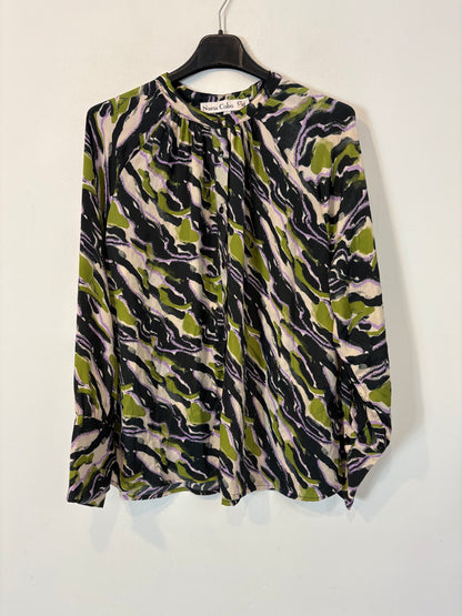 NURIA COBO. Blusa estampada fluida