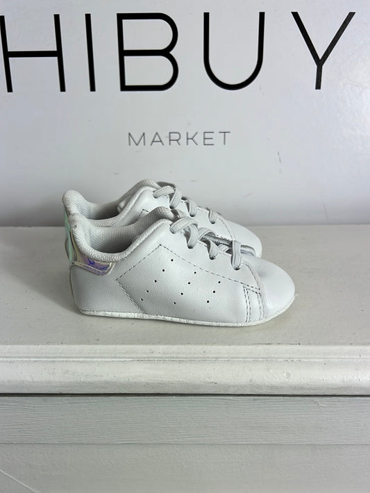 ADIDAS. Zapatillas cordones suela blanda. T 18