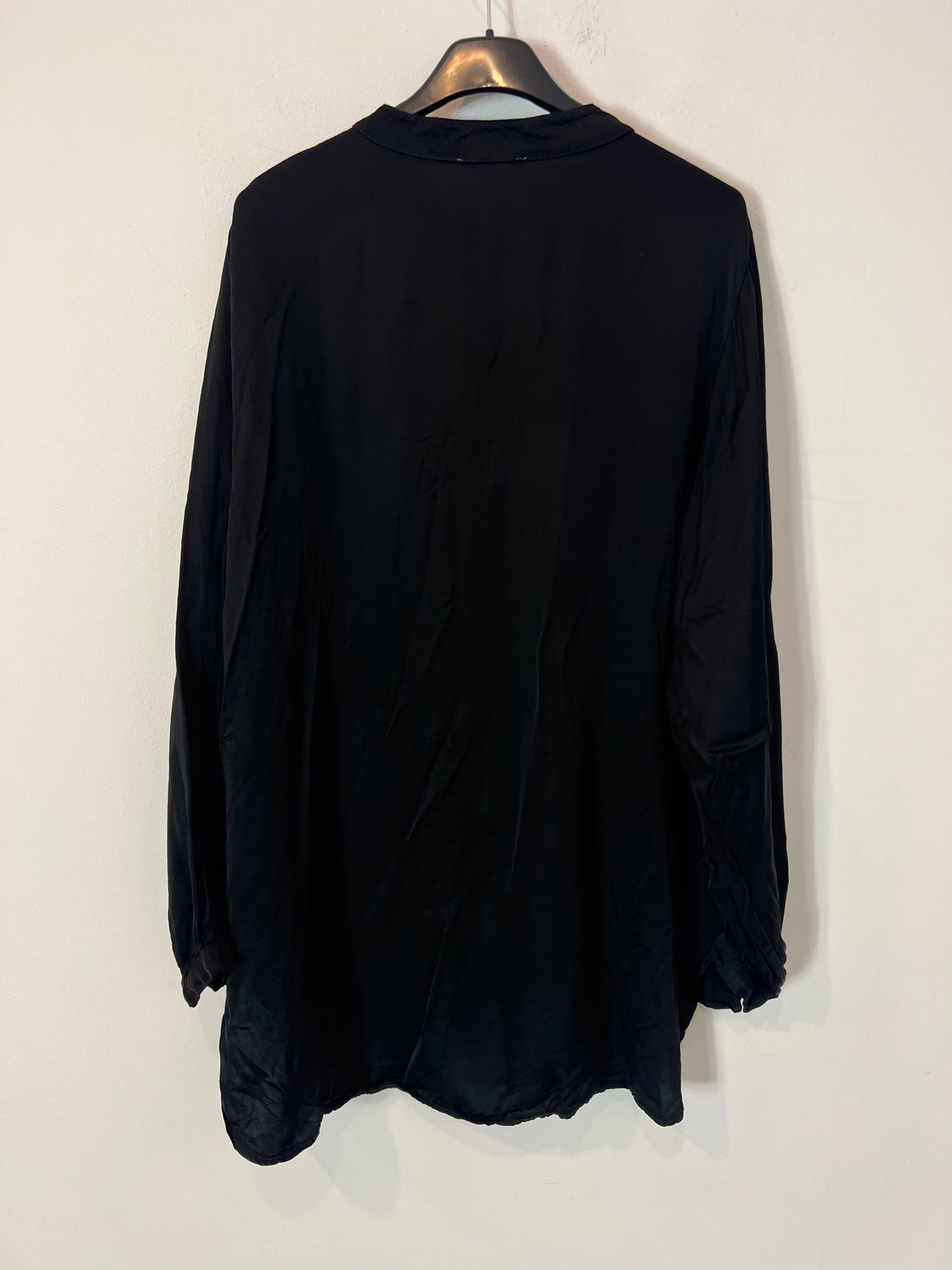 WHITE&ONE. Blusa negra fluida TU(S/M)