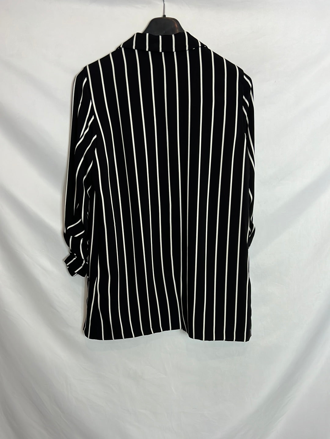 PULL&BEAR. Blazer negra rayas . T S