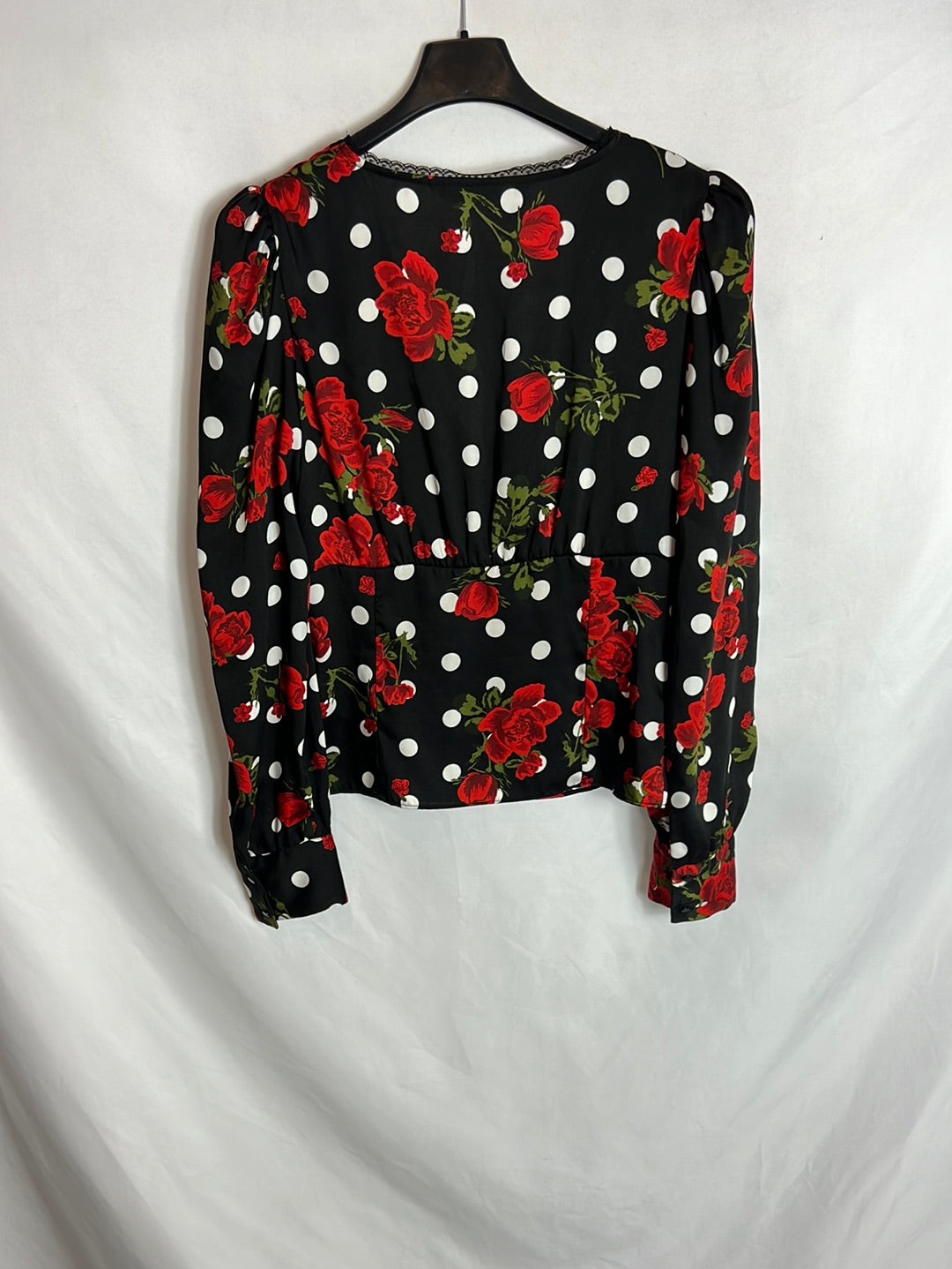 ZARA. Blusa negra lunares y flores. T S