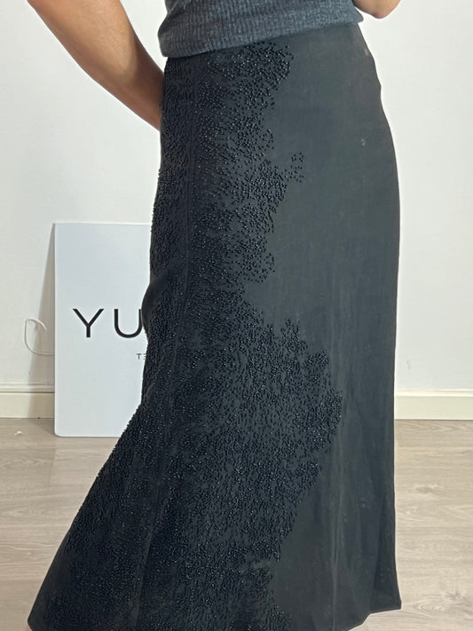 MASSIO DUTTI. Falda midi lino negra pedrería T.xs