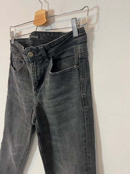 ZARA. Pantalón negro pillito T.38