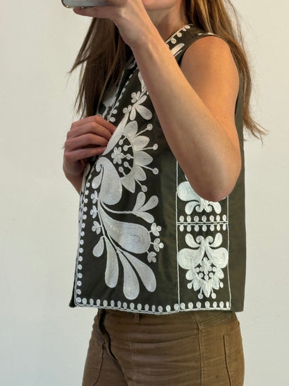 ZARA. Chaleco verde bordados