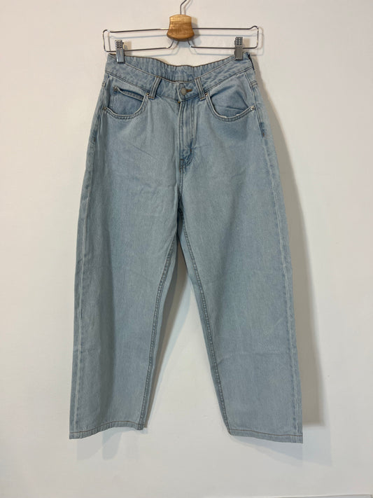 OTRAS. Denim lavado claro momfit. T 36