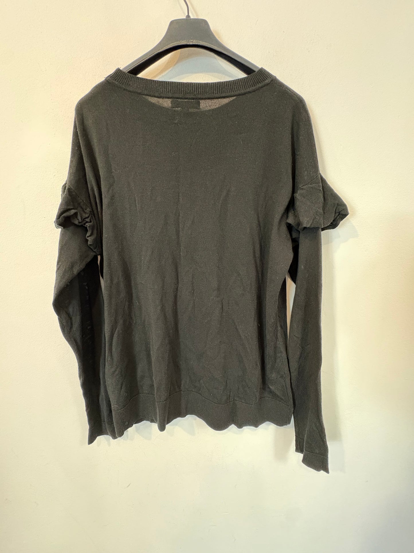 MASSIMO DUTTI. Jersey fino negro manga volante