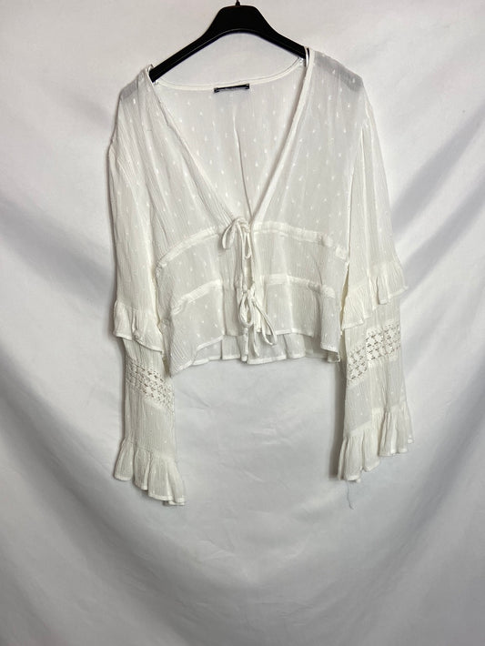 BERSHKA. Sobrecamisa blanca volantes T.XS