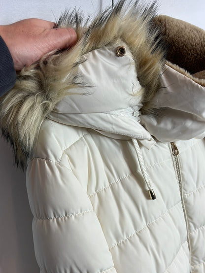 ZARA. Light beige down hood. TM