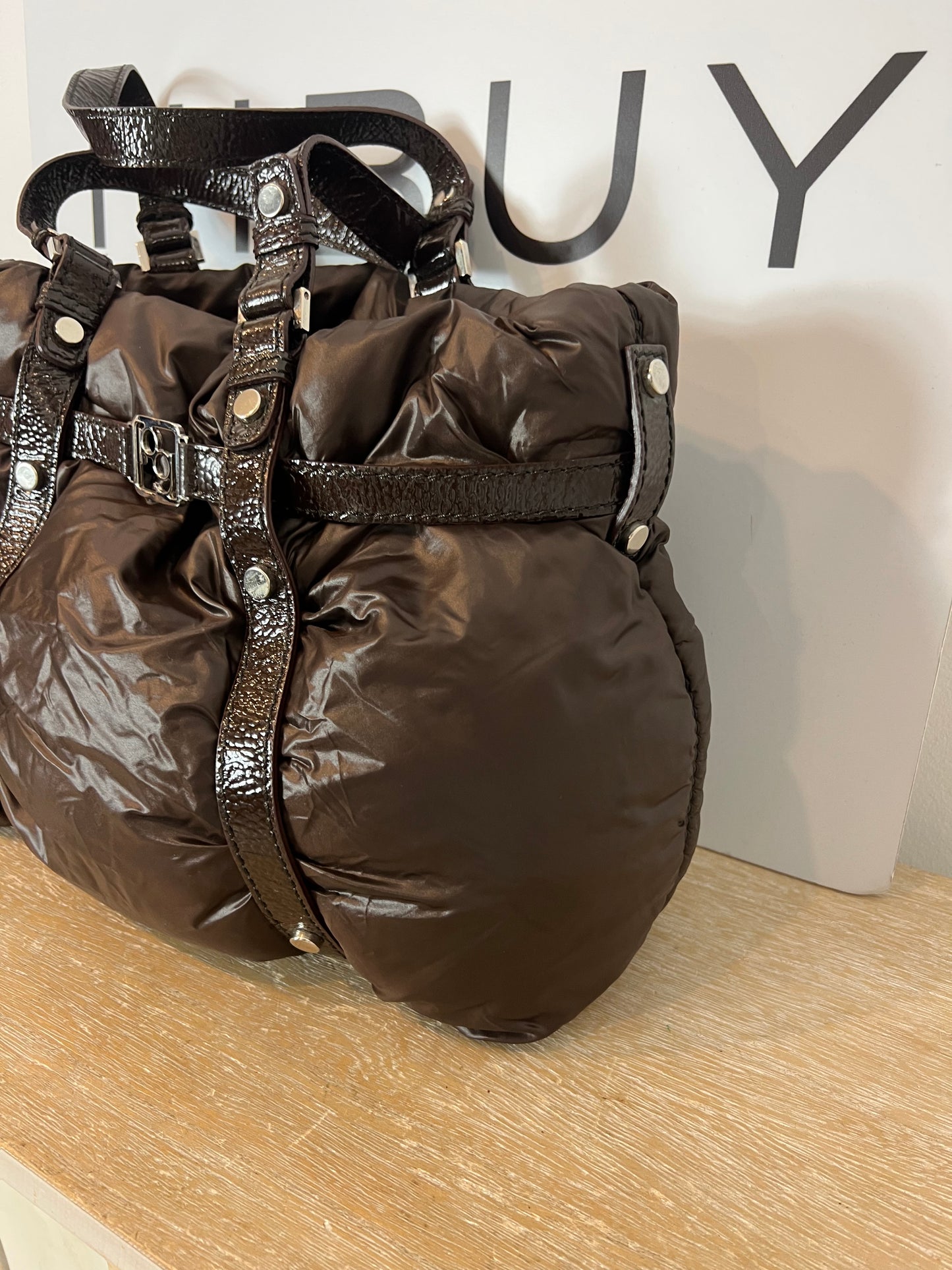 PURIFICACIÓN GARCIA. Medium brown quilted handbag