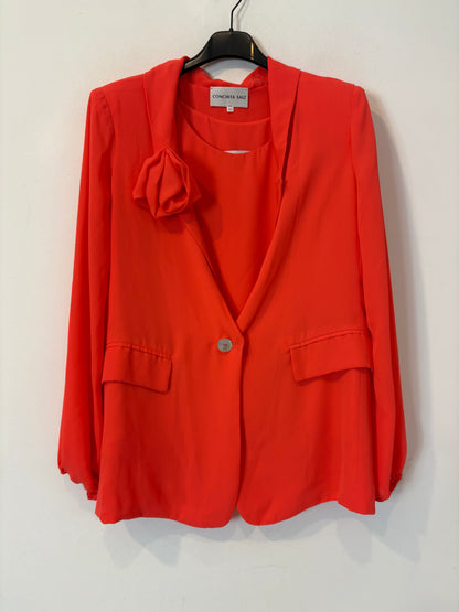 CONCHITA SAINZ. Conjunto Rojo fluido