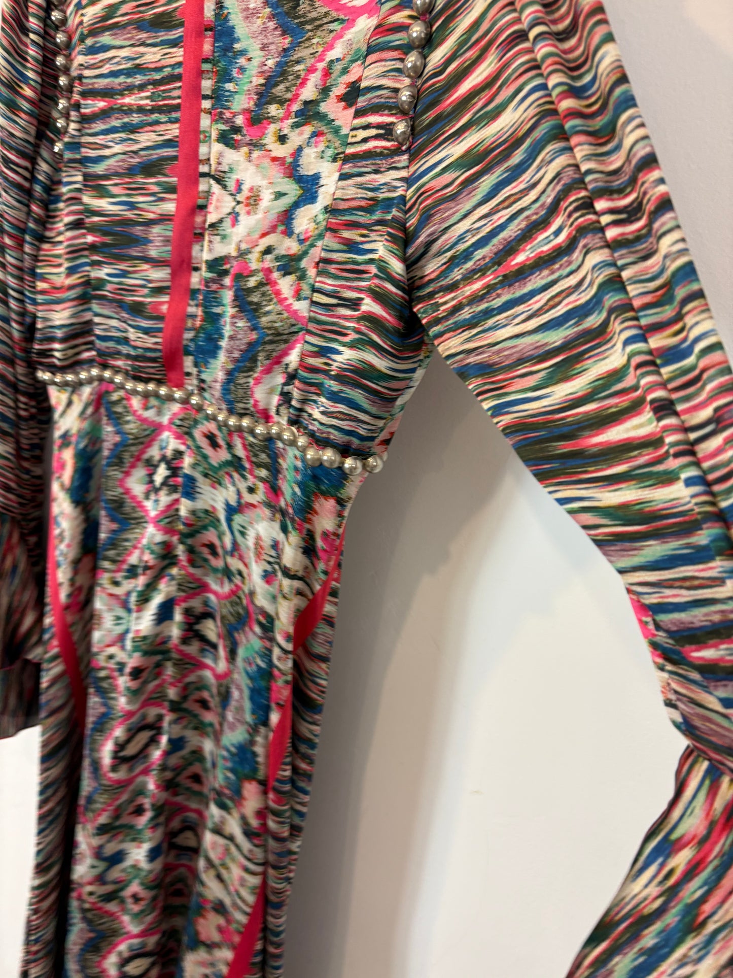 TETÉ BY ODETTE. Vestido largo colores detalle tachuelas