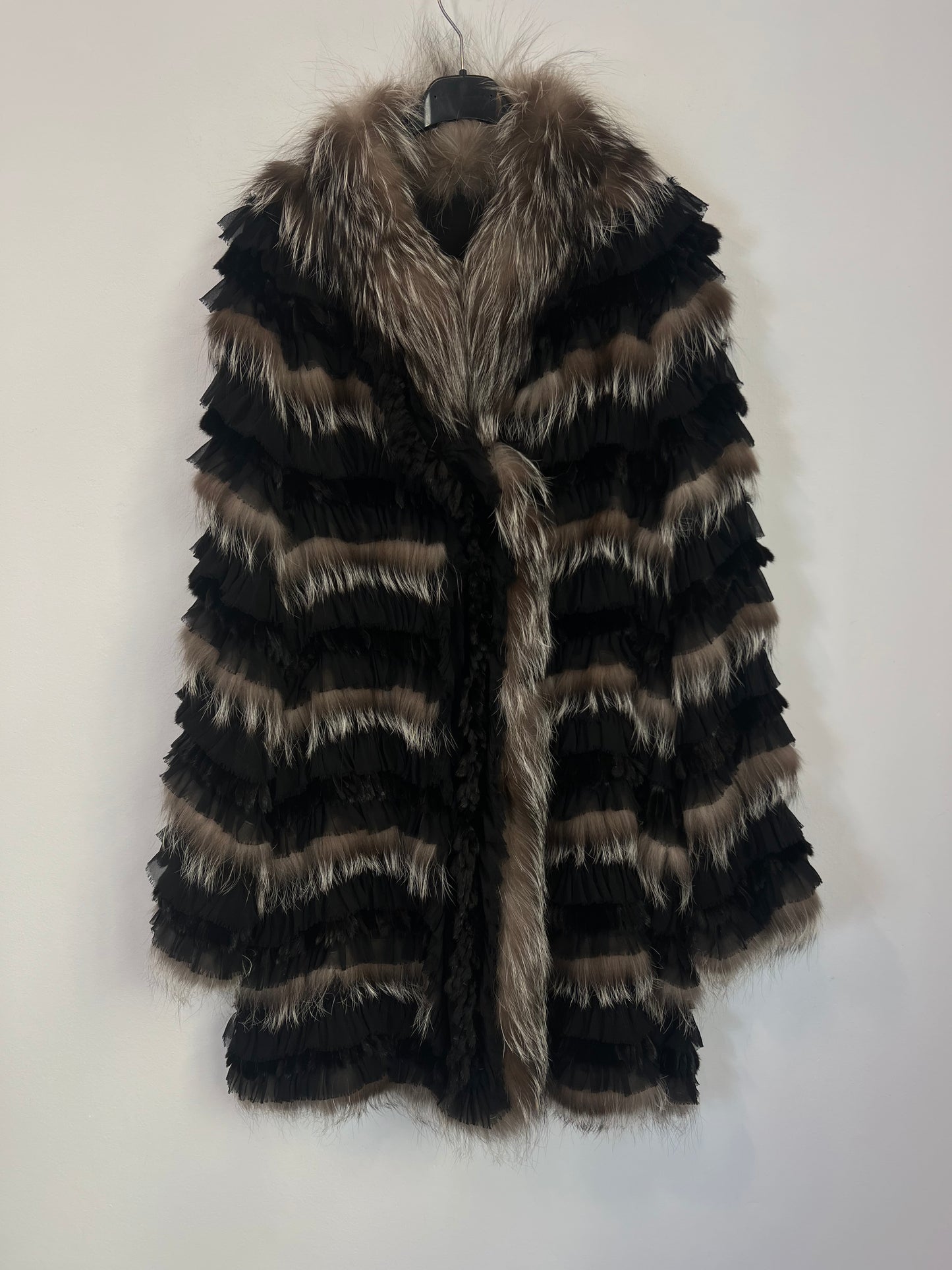 OTRAS. Abrigo pelo natural. T S