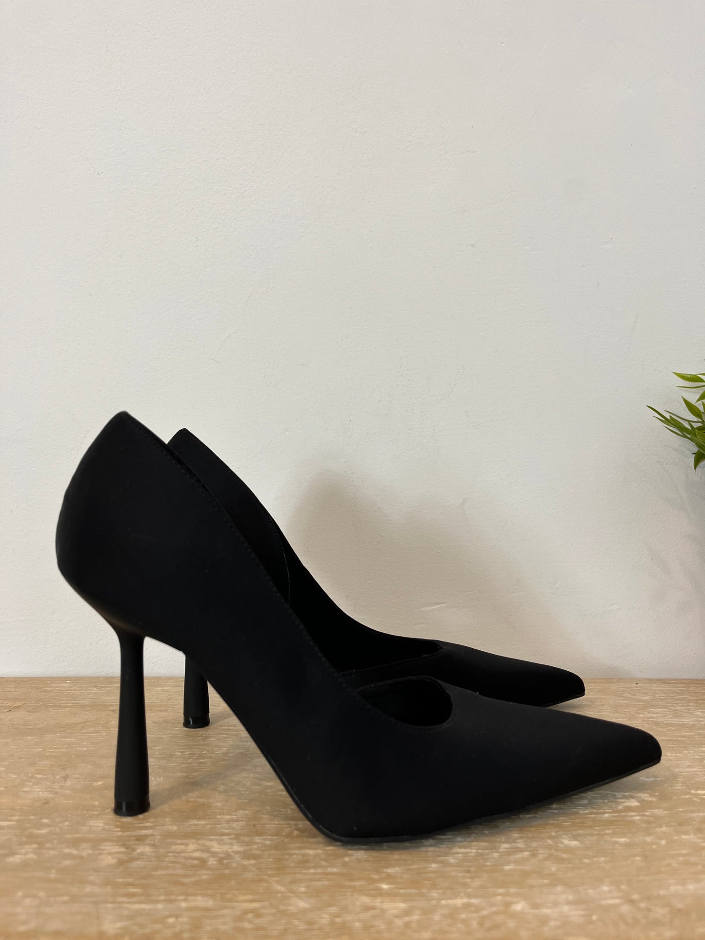ZARA. Black 40cm openings