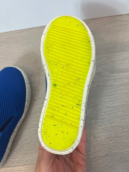 BONPOINT. Zapatilla niños textura azul klein. T 28