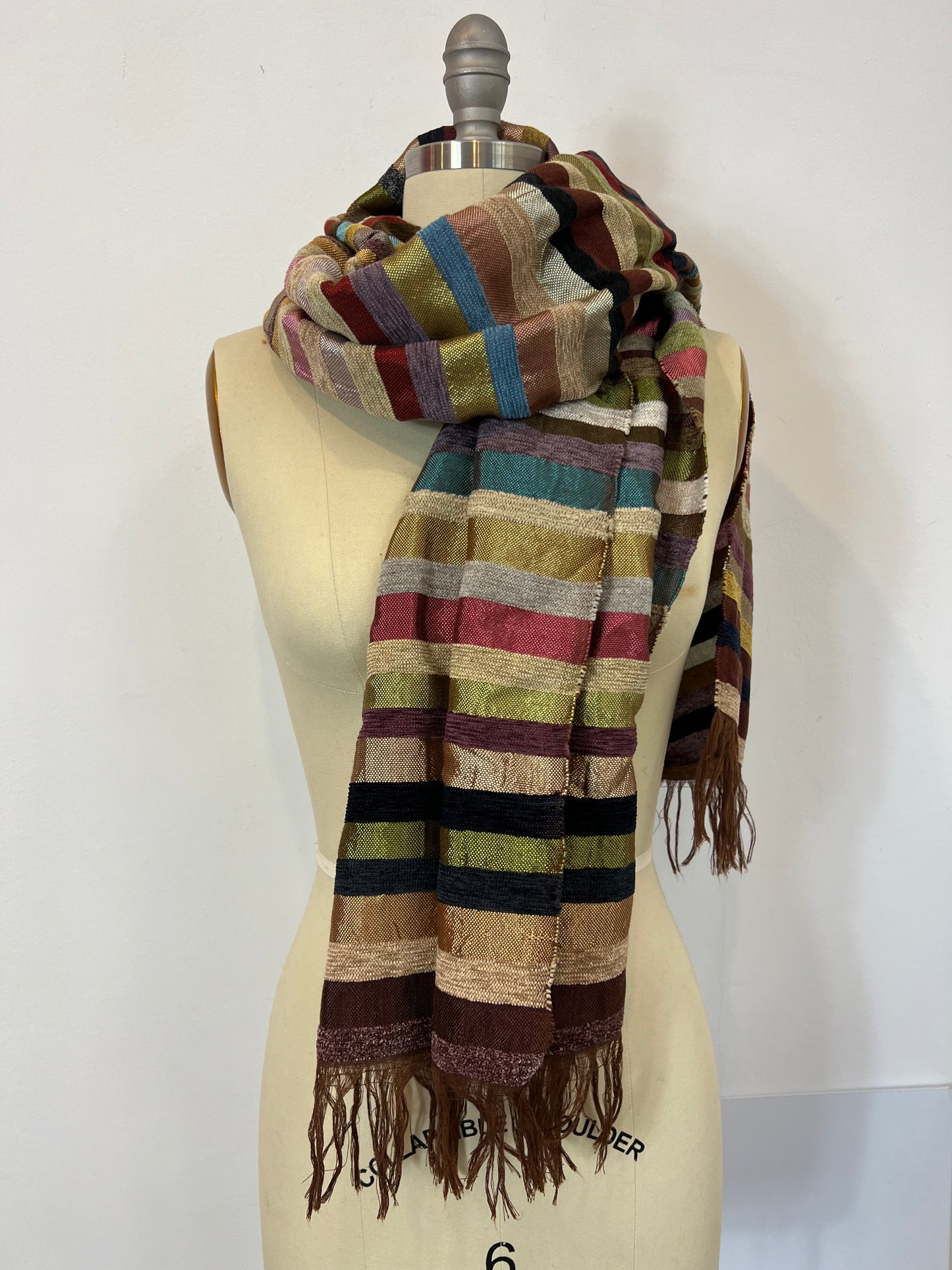 OTRAS. Fular textura colores