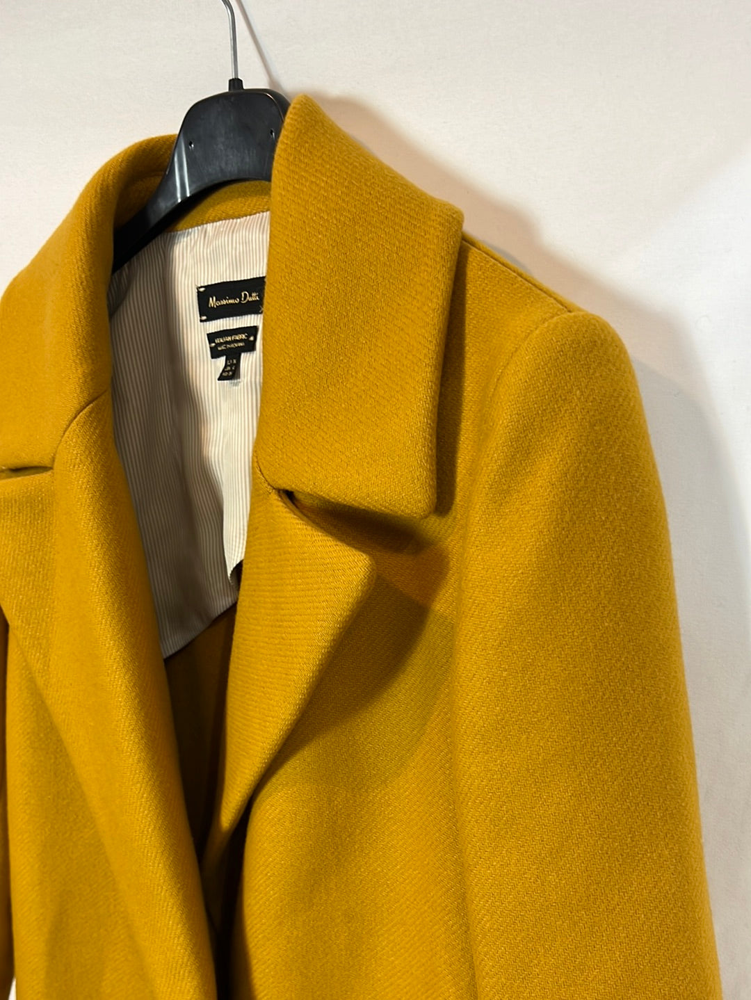 MASSIMO DUTTI. Mustard wool coat. T 36
