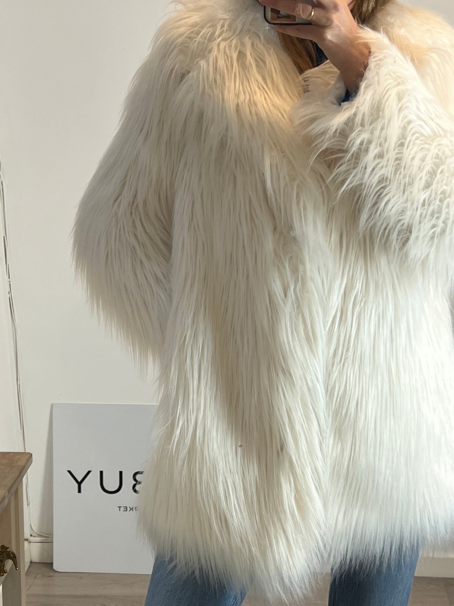 C&A. Abrigo pelo color crudo.  T S