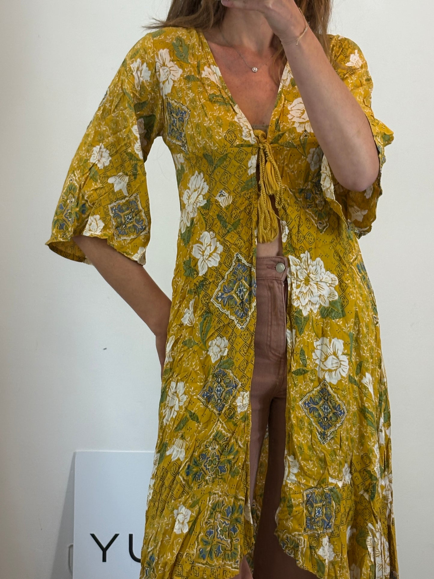 KIVARI. Floral Kimono. TM