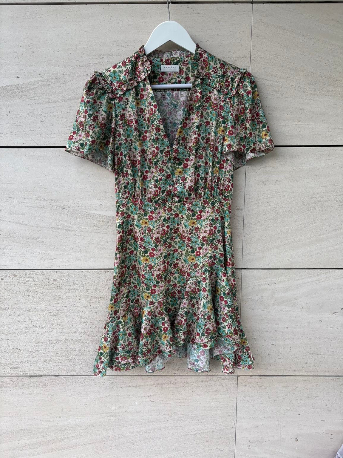 SANDRO. Vestido corto estampado floral