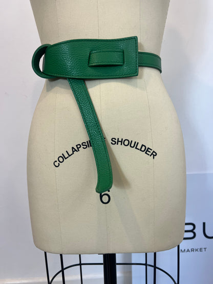 OTRAS. Cinturón verde ajustable