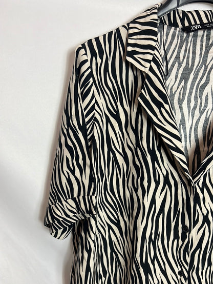 ZARA. Blusa manga corta animal print T M