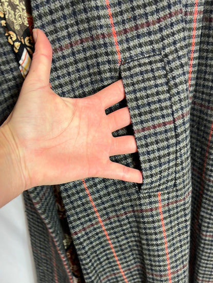 NAMUR. Checked wool cape with printed lining, size 38