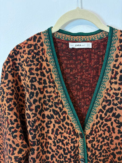 ZARA. Cárdigan animal print hilos metalizados