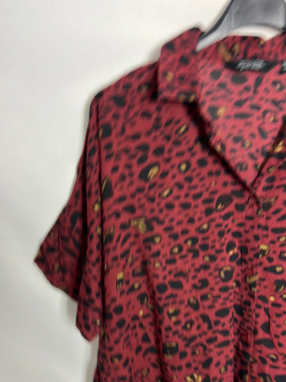 &amp;OTHER STORIES. Printed burgundy short-sleeved shirt. Size 36