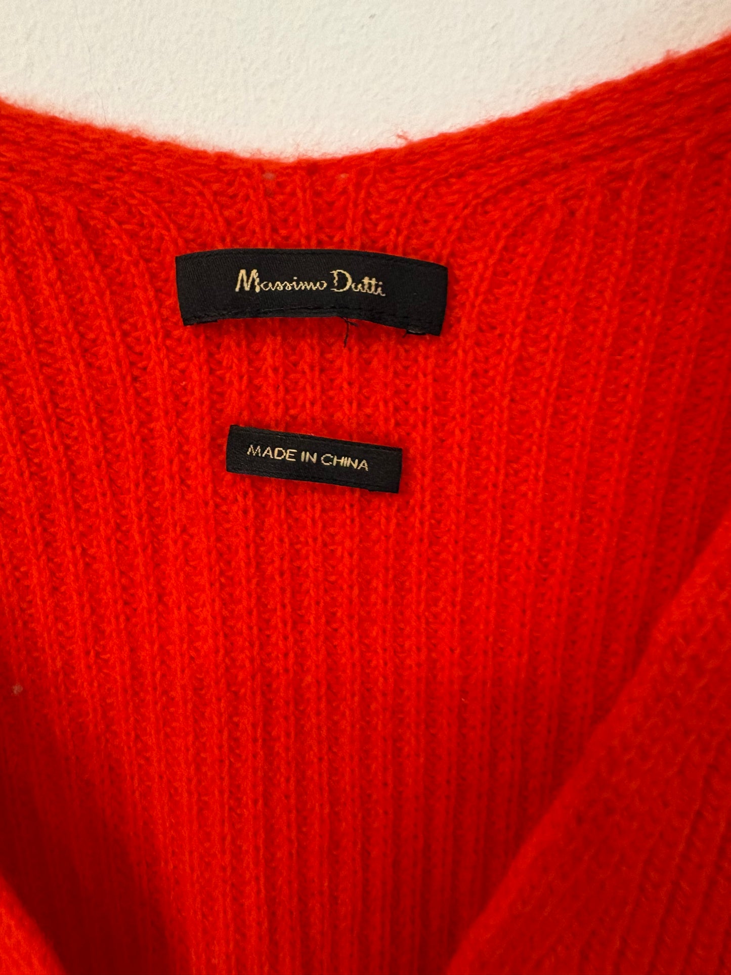 MASSIMO DUTTI. Jersey rojo con lana