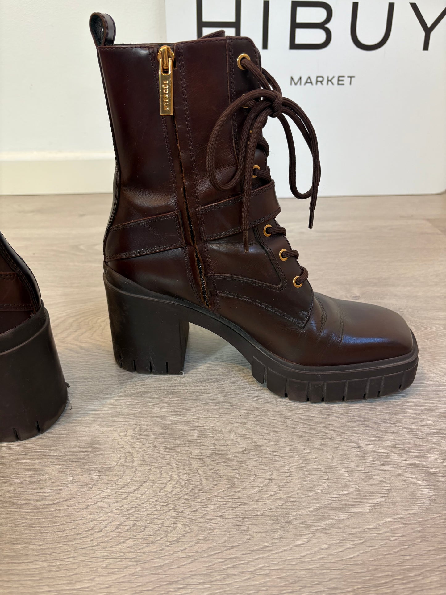 UTERQÜE. Botines piel cordones. T 39