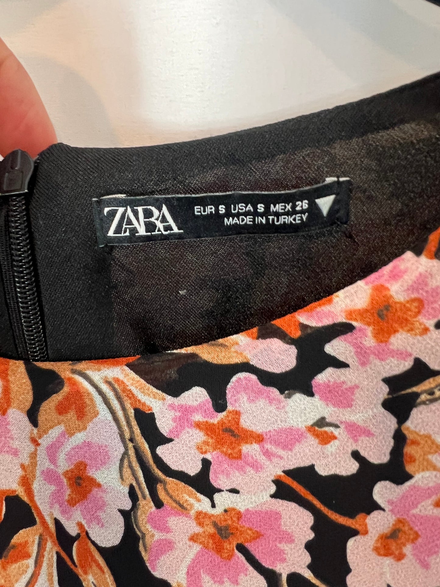 ZARA. Vestido largo estampado fruncidos. T S