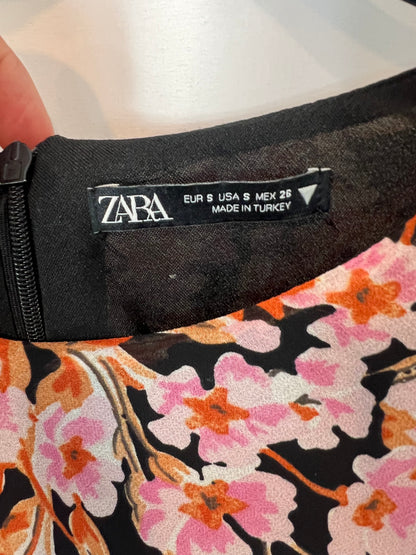 ZARA. Vestido largo estampado fruncidos. T S