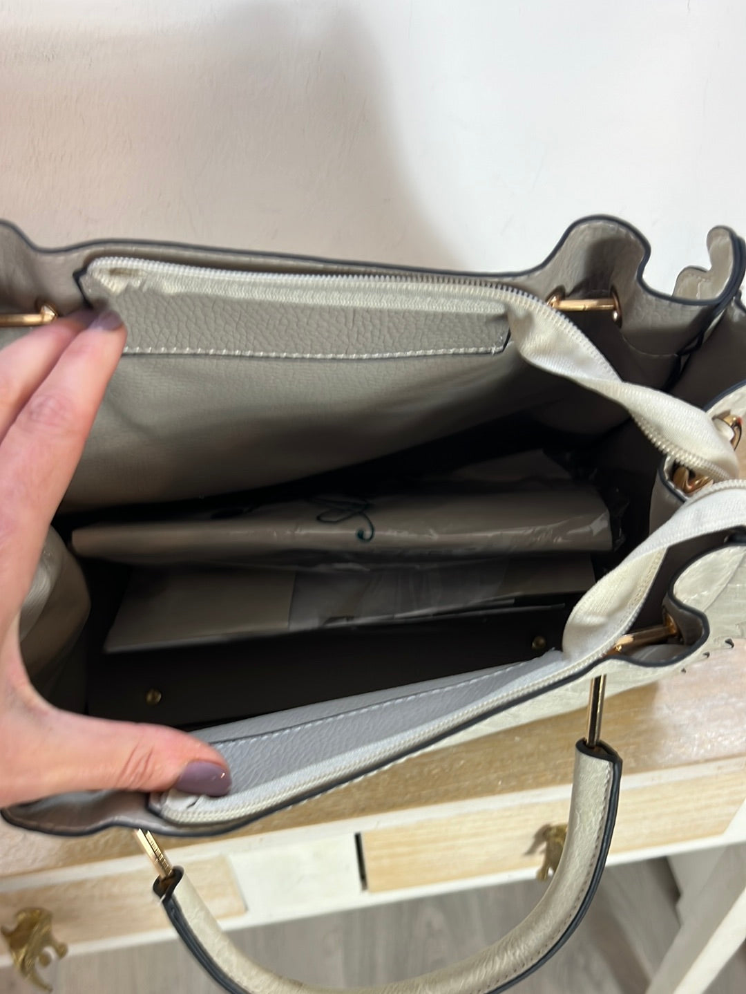 TABATHA. Bolso shopper beige