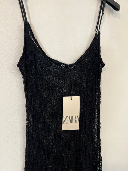 ZARA. Vestido negro encaje