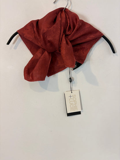 SOPHIE & LUCIE. Pañuelo teja con lino