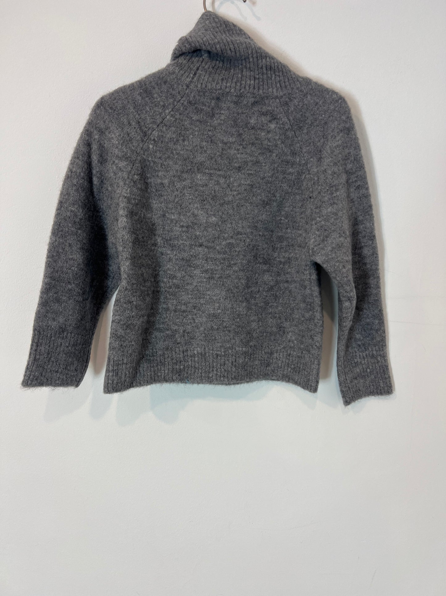 ZARA. Gray turtleneck sweater. Size 6 years