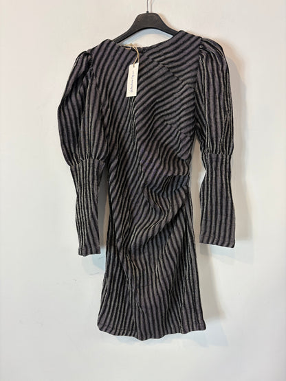 VALENTINA GARI. Vestido negro textura