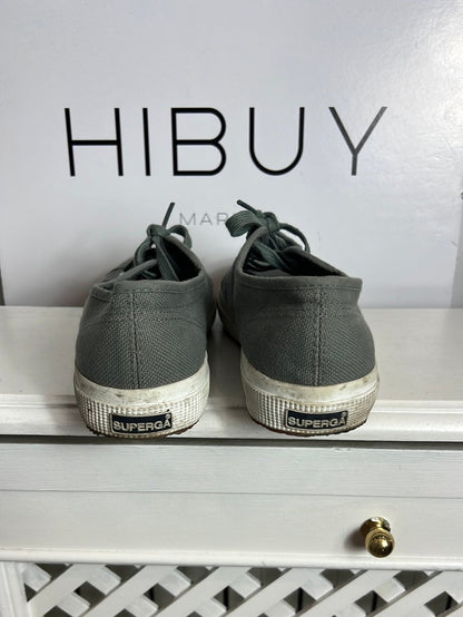 SUPERGA. Zapatillas grises. T 39