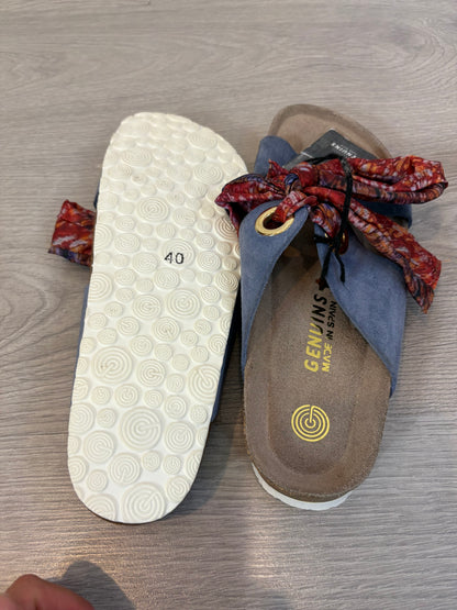 GENUINS. Sandalia piel lazada. T 40
