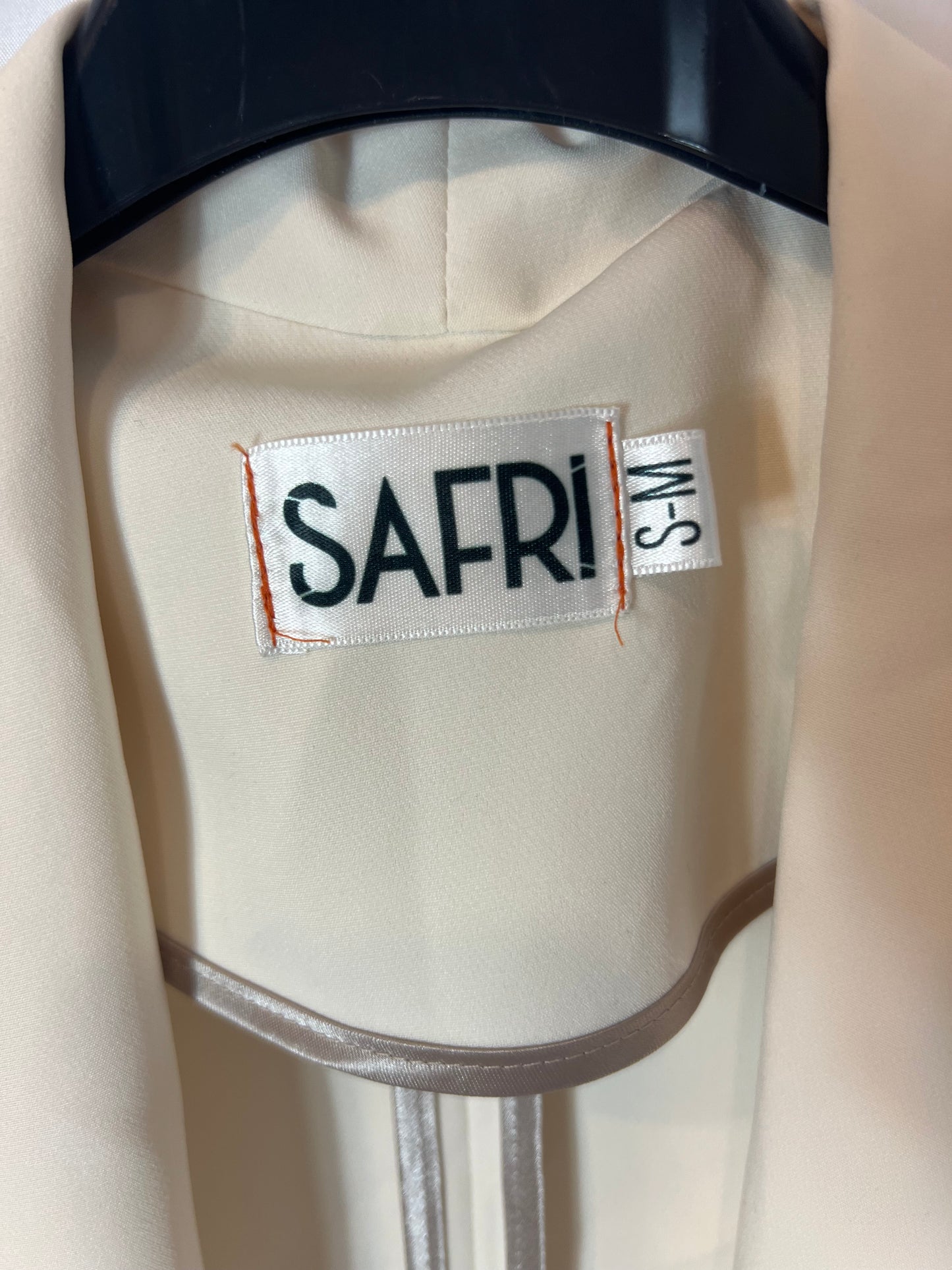 SAFRI. Long beige jacket with shoulder pads Ts/m