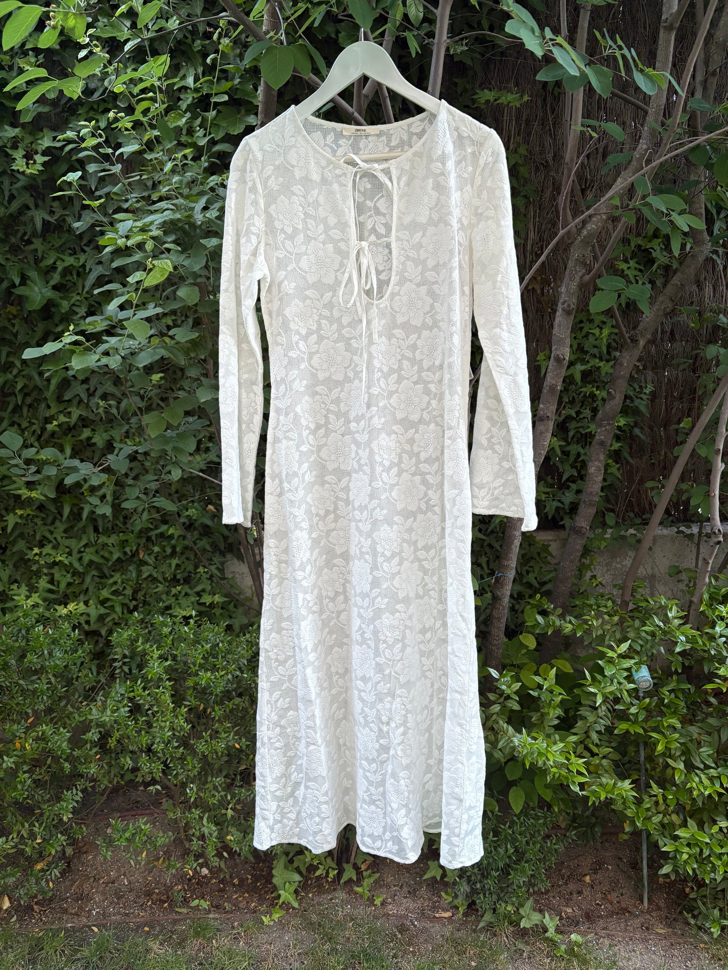 ZARA HOME. Vestido largo blanco calado