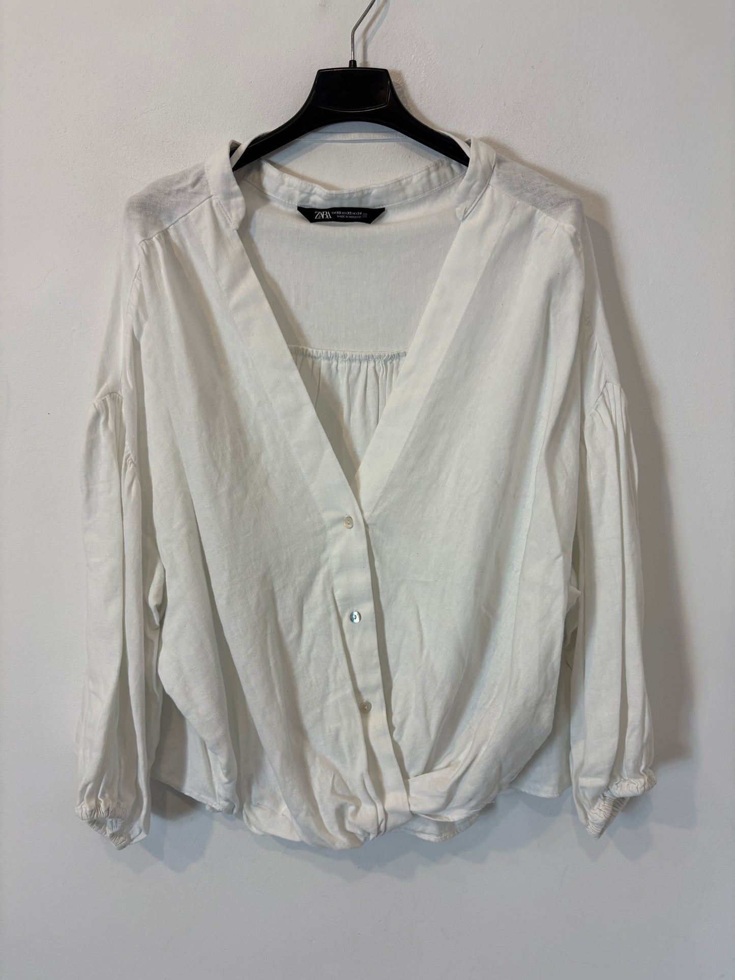 ZARA. Blusa blanca con lino. T XS
