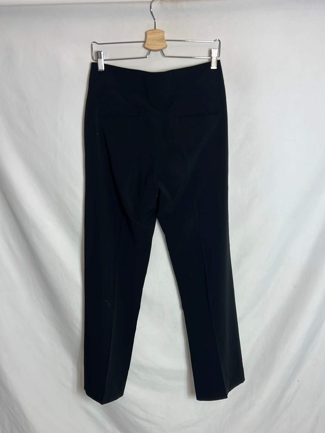 CAMBIO. Pantalón negro pata ancha pinzas. T 40