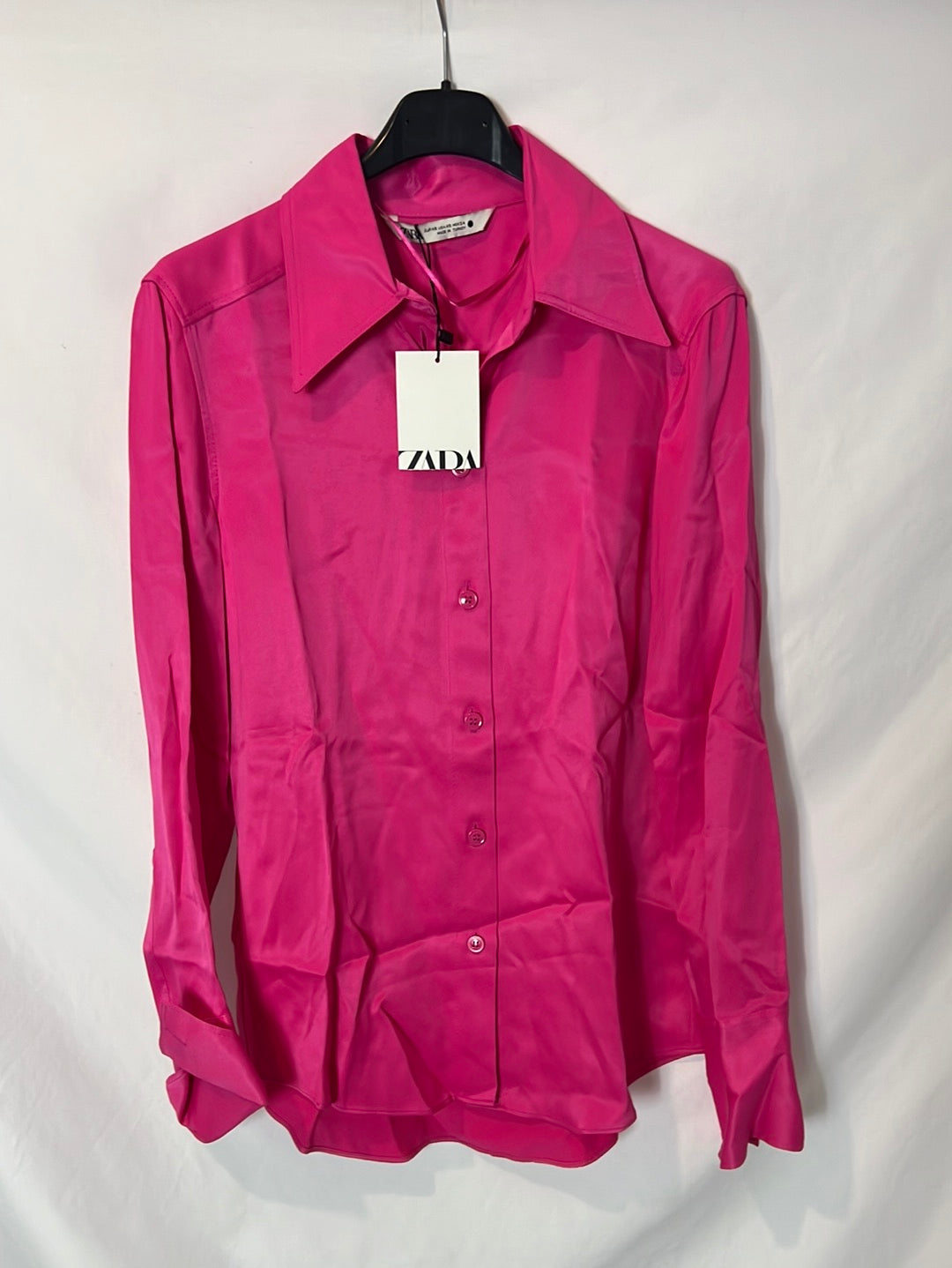 ZARA. Blusa rosa fucsia satinada. T XS