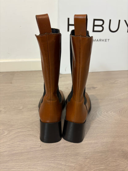 E8. Botines piel marrón