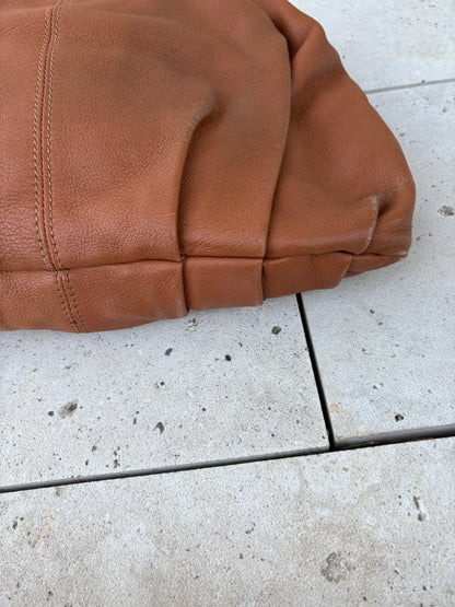 CAROLINA HERRERA. Bolso de mano en piel marrón