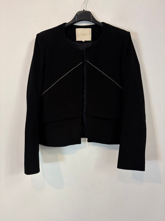 MAJE. Chaqueta negra detalle cremallera