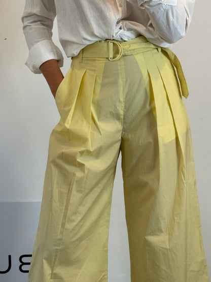 BIMBA Y LOLA. Pantalón tono pastel pata ancha. T 38